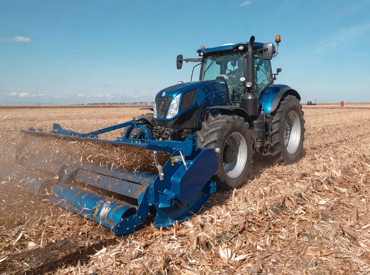 Straw chopper mulcher PTO driveline in operation